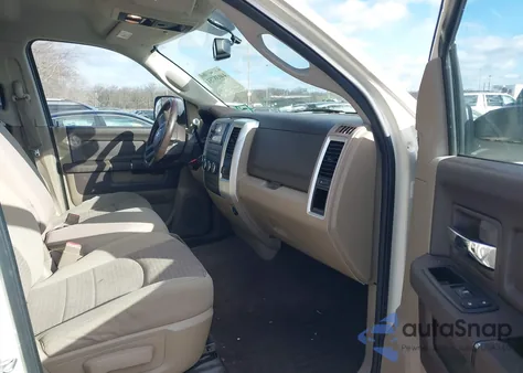 2010 Dodge Ram 1500 Slt/Sport/Trx z USA, uszkodzony, nr VIN 1D7RV1CT1AS227505